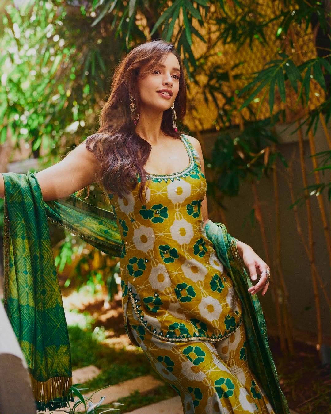 Pure Chinon Silk Printed & Embroidered 3-Piece Set